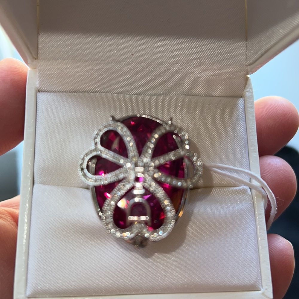 Dior ring new authentic flower ring hot pink ruby stone tags attached size 5 box